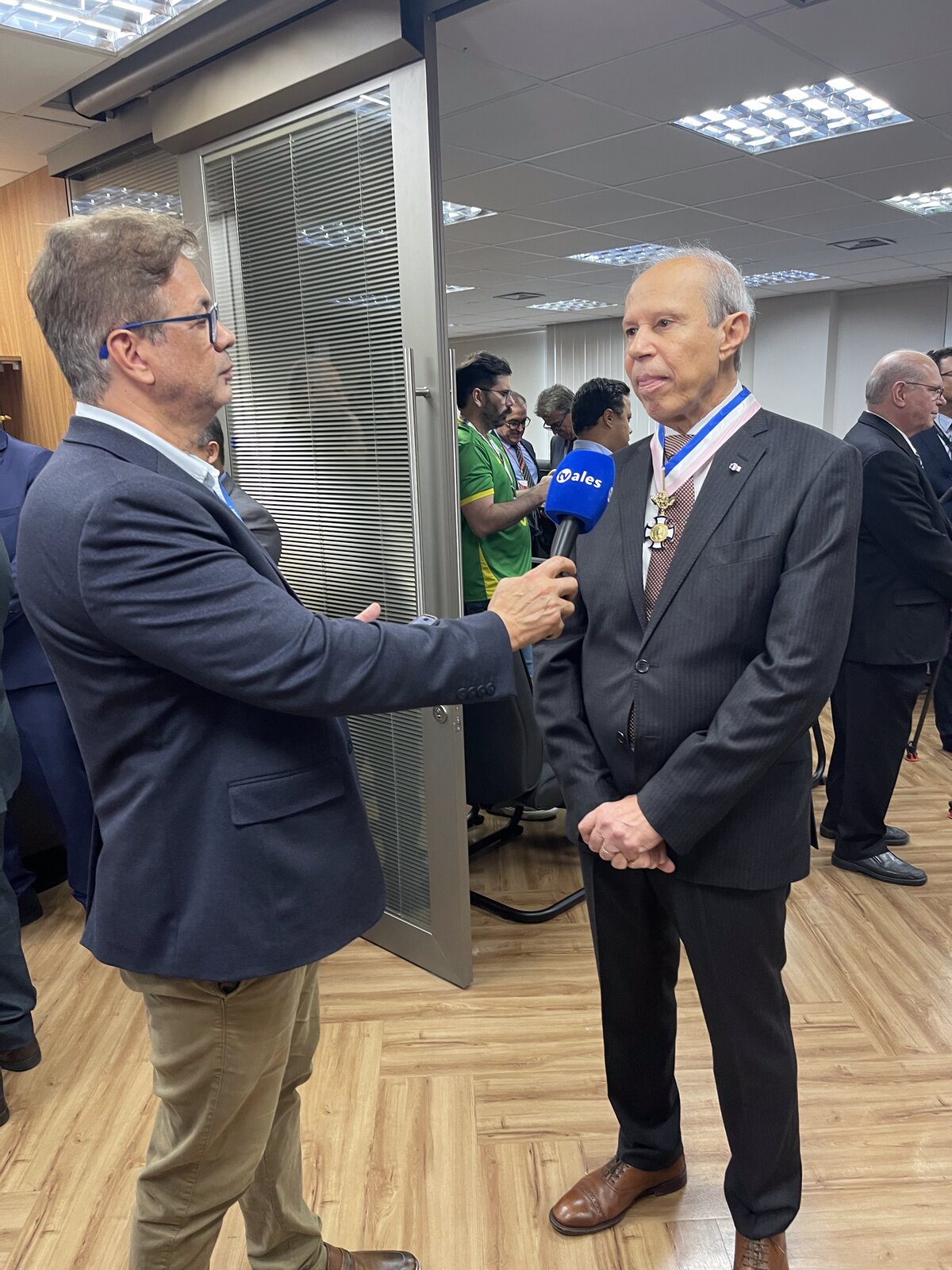 Pastor Alexandre Gueiros concede entrevista à imprensa após a solenidade