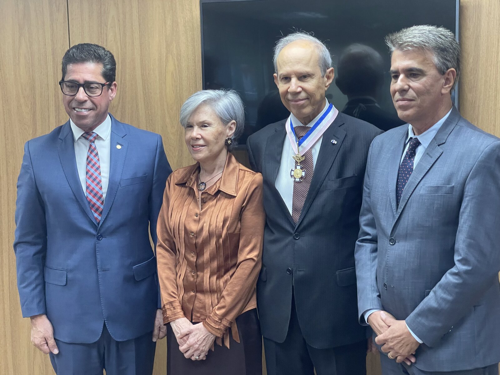 Foto oficial da entrega da Ordem do Mérito Domingos Martins