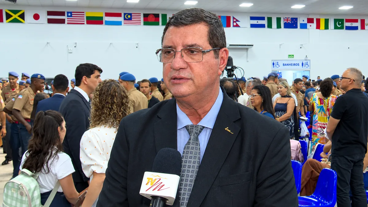 Pastor Júlio César em entrevista à TV Maanaim no culto de formatura